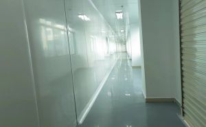 電子無(wú)塵車間有一些那些特殊要求，東鑫如何解決【東鑫凈化】