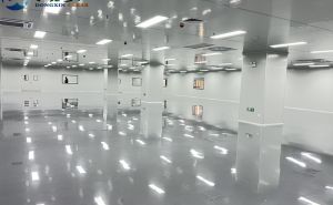 不銹鋼板和環(huán)氧樹脂哪個做無塵車間地板更好？更多搜索視頻號：@凈化東哥